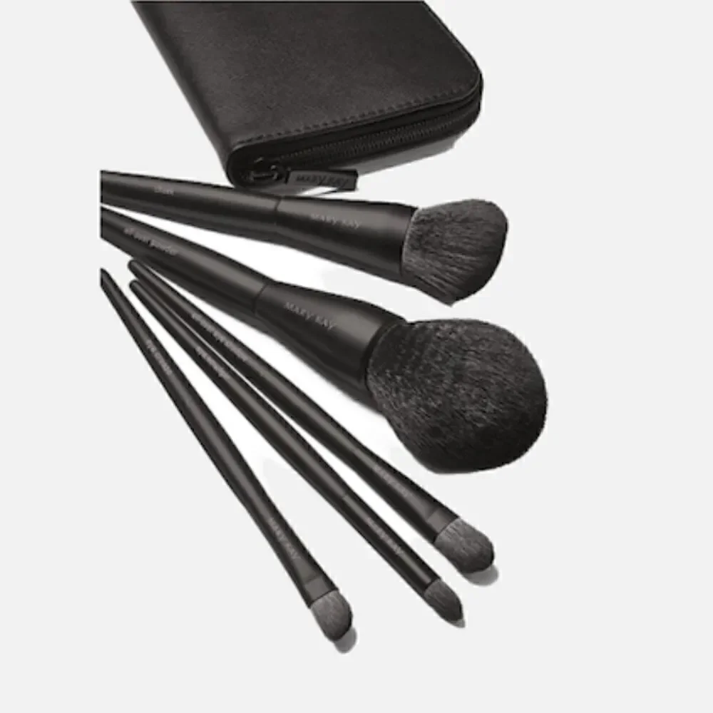 MARY KAY ALL OVER POWDER BRUSH - NEW!